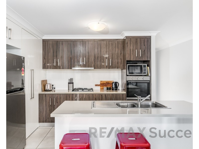 2/77 Platz Street, Darling Heights QLD 4350