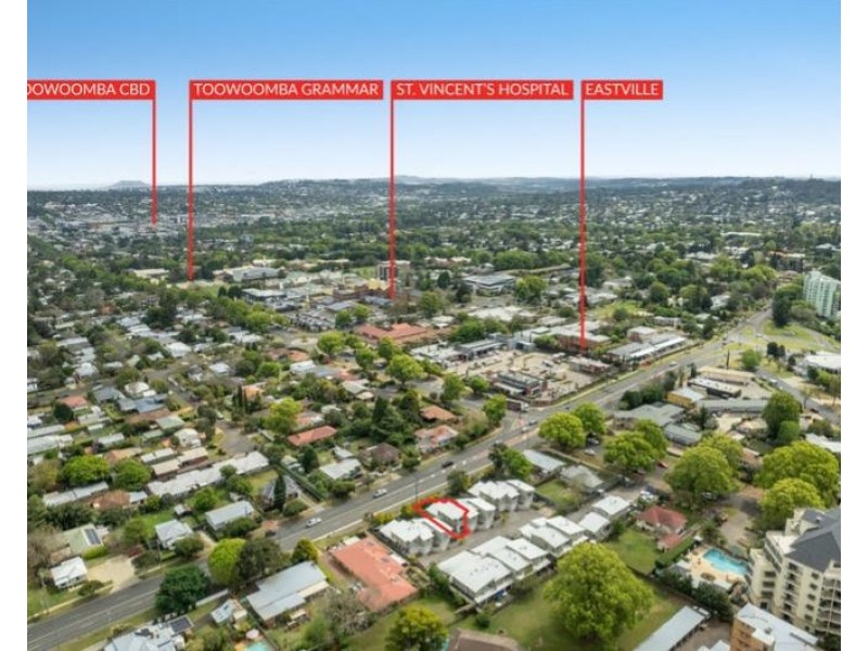 4/4B Herries Street, East Toowoomba QLD 4350