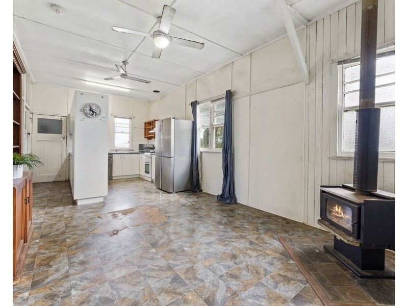 151 Mocatta Street, Goombungee QLD 4354