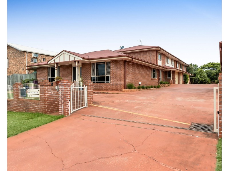 5/4 O’Quinn Street, Harristown QLD 4350