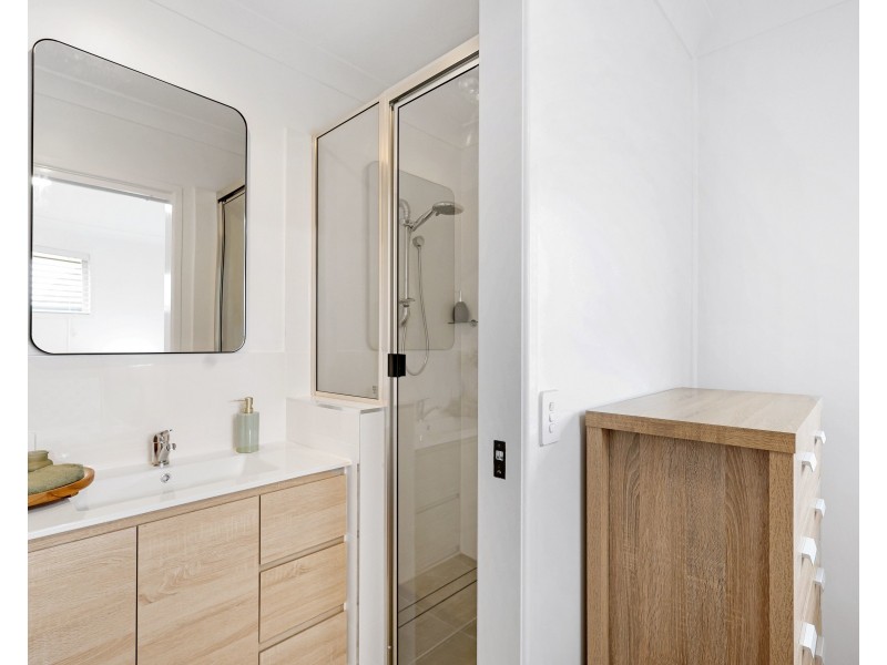 15 McIntyre Street, Centenary Heights QLD 4350