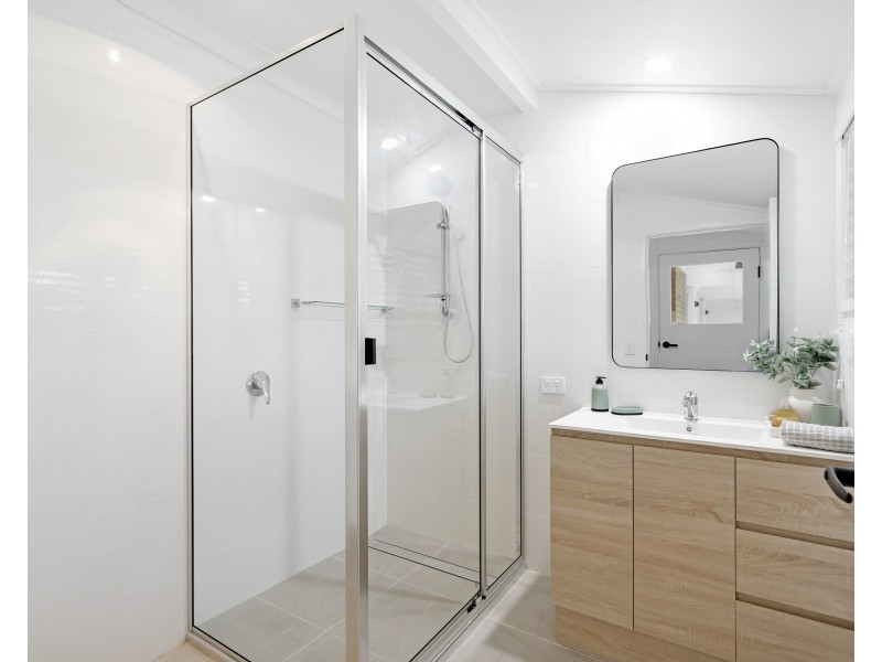 15 McIntyre Street, Centenary Heights QLD 4350