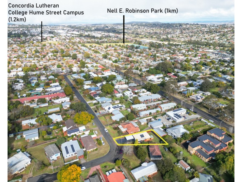 15 McIntyre Street, Centenary Heights QLD 4350