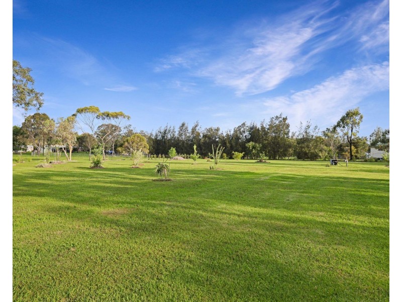 22 Burkes Road, Gowrie Junction QLD 4352