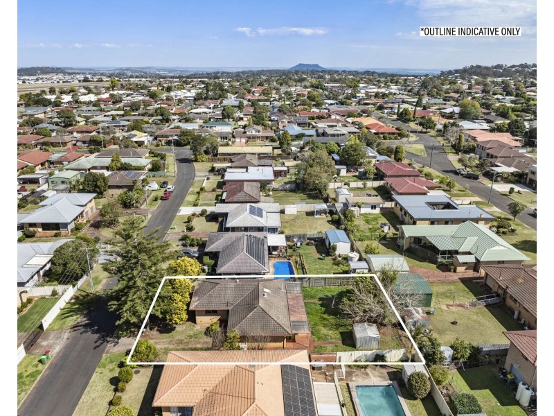 11 Rye Street, Wilsonton QLD 4350