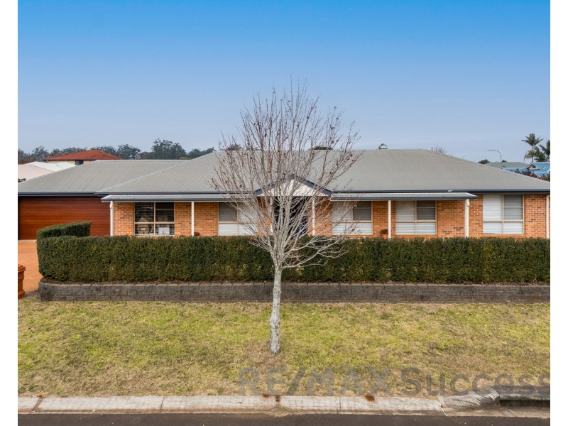 18 Prime Minister Drive, Middle Ridge QLD 4350