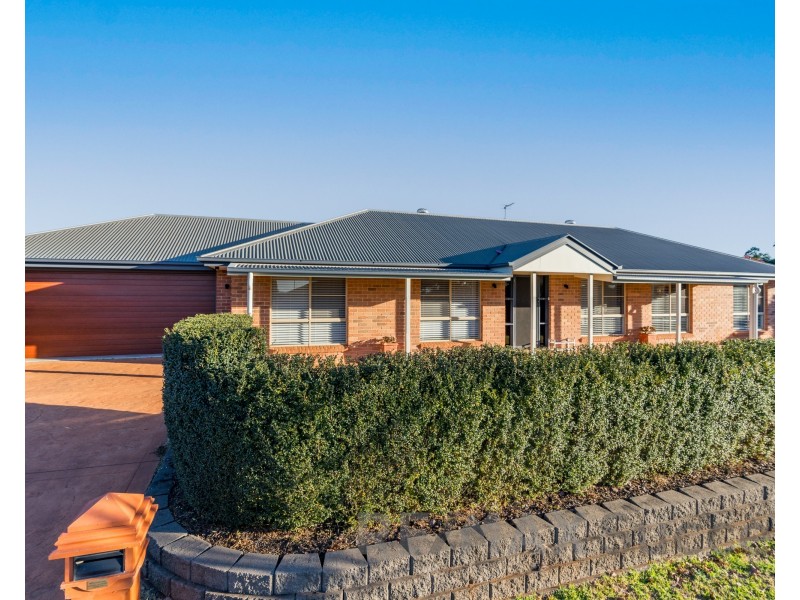 18 Prime Minister Drive, Middle Ridge QLD 4350