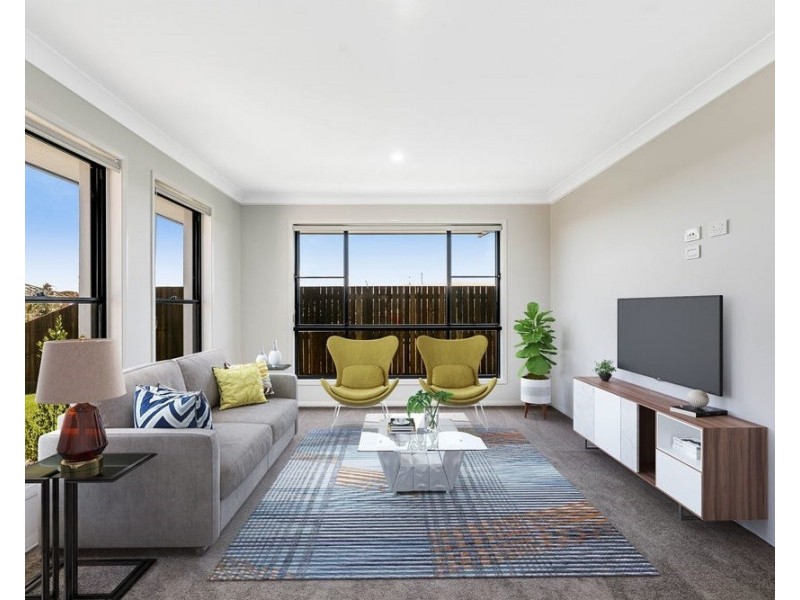 2 Tyrone Street, Middle Ridge QLD 4350
