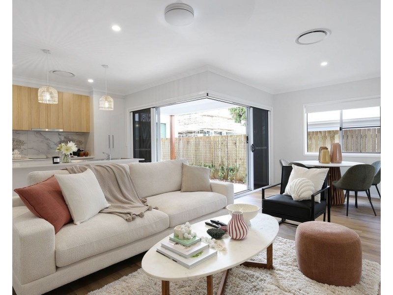 1/37A Catto Street, Centenary Heights QLD 4350