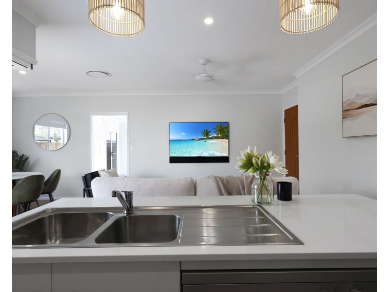 1/37A Catto Street, Centenary Heights QLD 4350