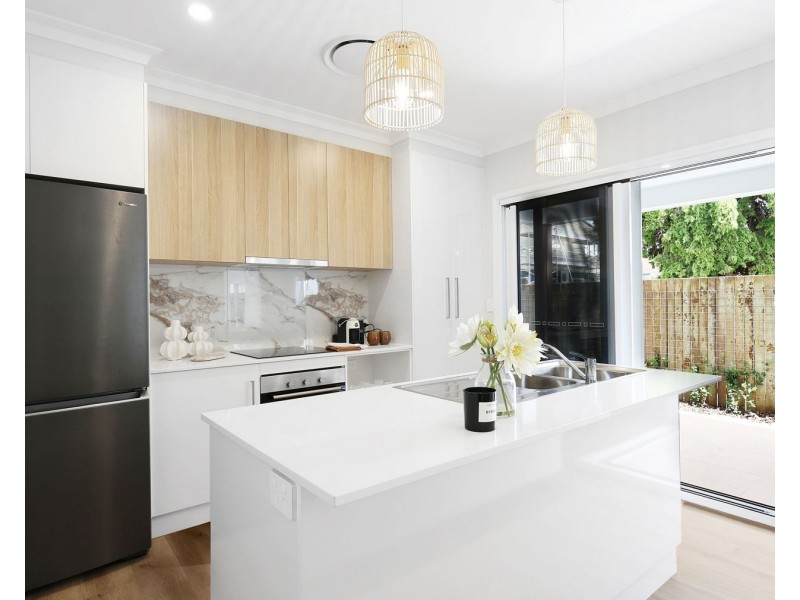 1/37A Catto Street, Centenary Heights QLD 4350