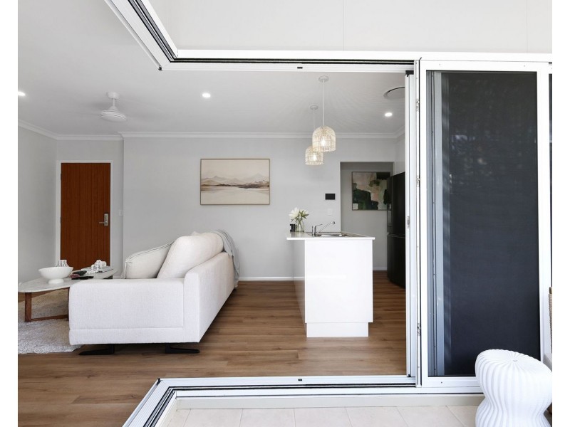 1/37A Catto Street, Centenary Heights QLD 4350