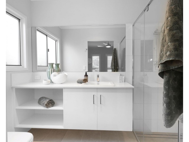 1/37A Catto Street, Centenary Heights QLD 4350