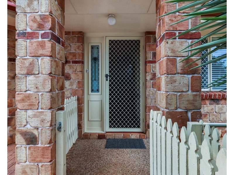 1/6 Darmstadt Court, Kearneys Spring QLD 4350