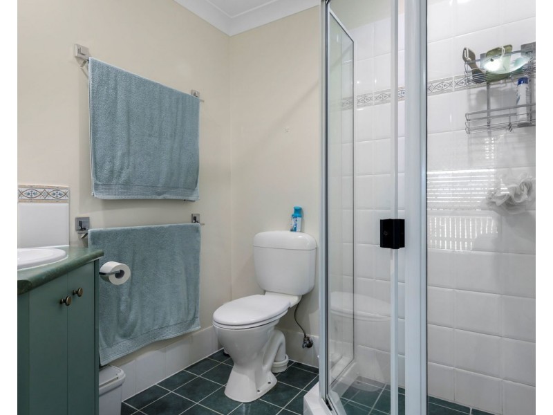 1/6 Darmstadt Court, Kearneys Spring QLD 4350