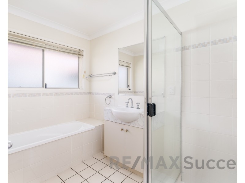 2 Deller Close, Middle Ridge QLD 4350