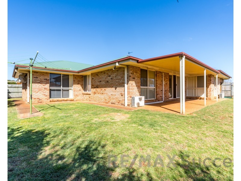 2 Deller Close, Middle Ridge QLD 4350