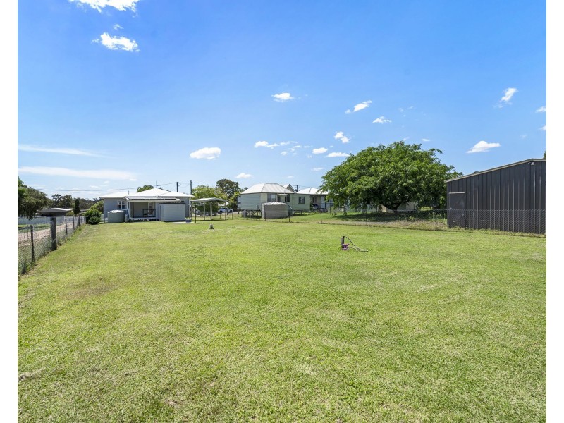 12 John Street, Goombungee QLD 4354