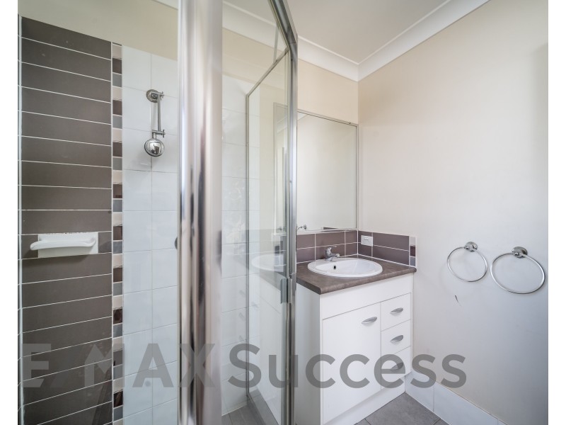 90A Hogg Street, Wilsonton Heights QLD 4350