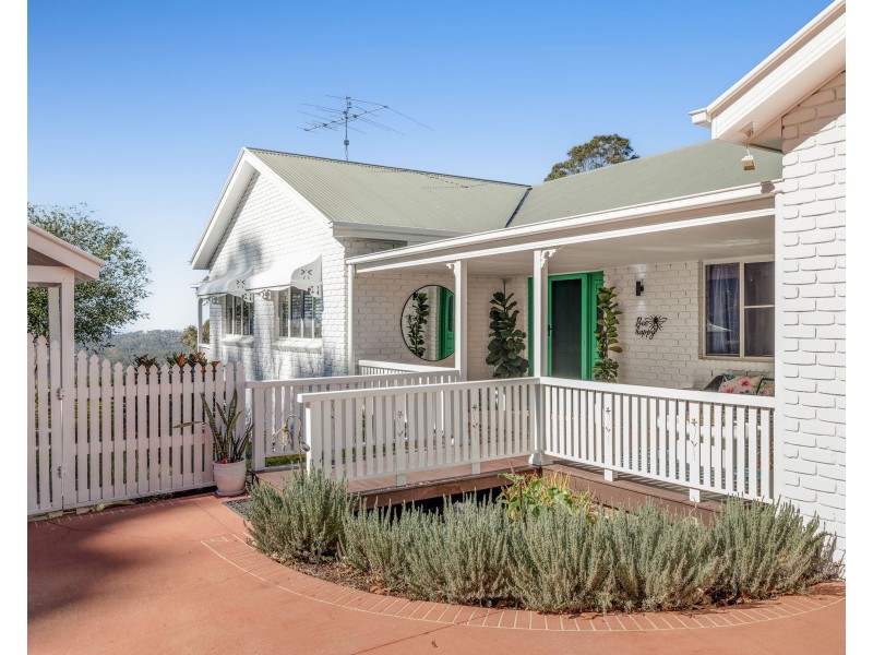 1 Eclipse Court, Highfields QLD 4352