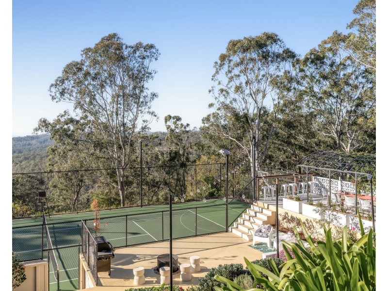 1 Eclipse Court, Highfields QLD 4352