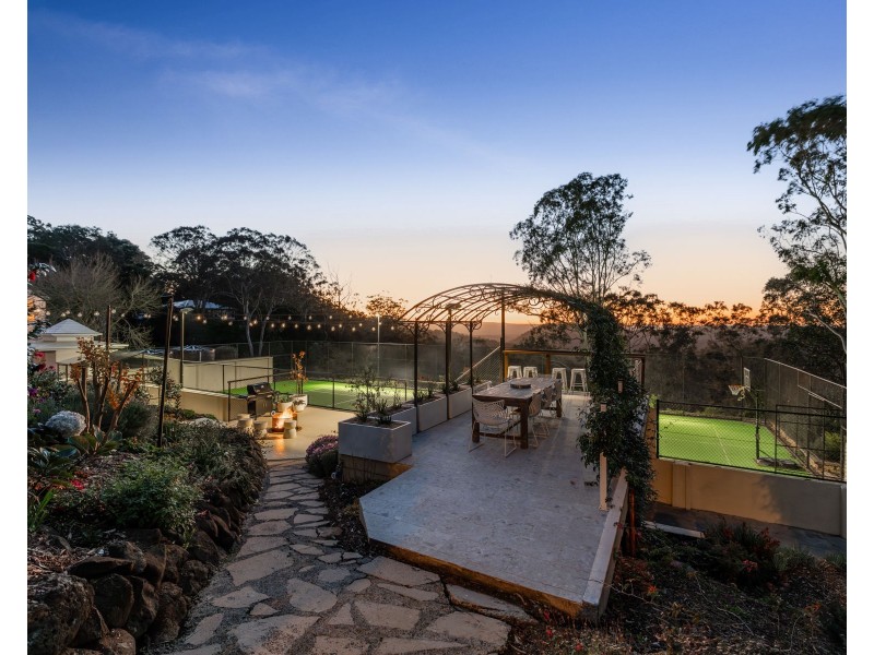 1 Eclipse Court, Highfields QLD 4352