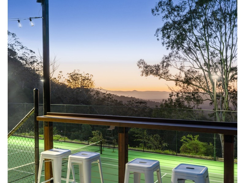 1 Eclipse Court, Highfields QLD 4352