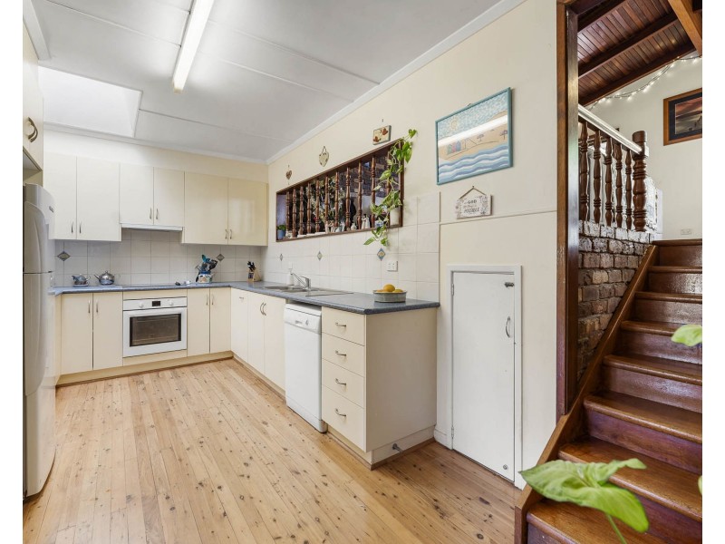 1 Norah Street, Centenary Heights QLD 4350