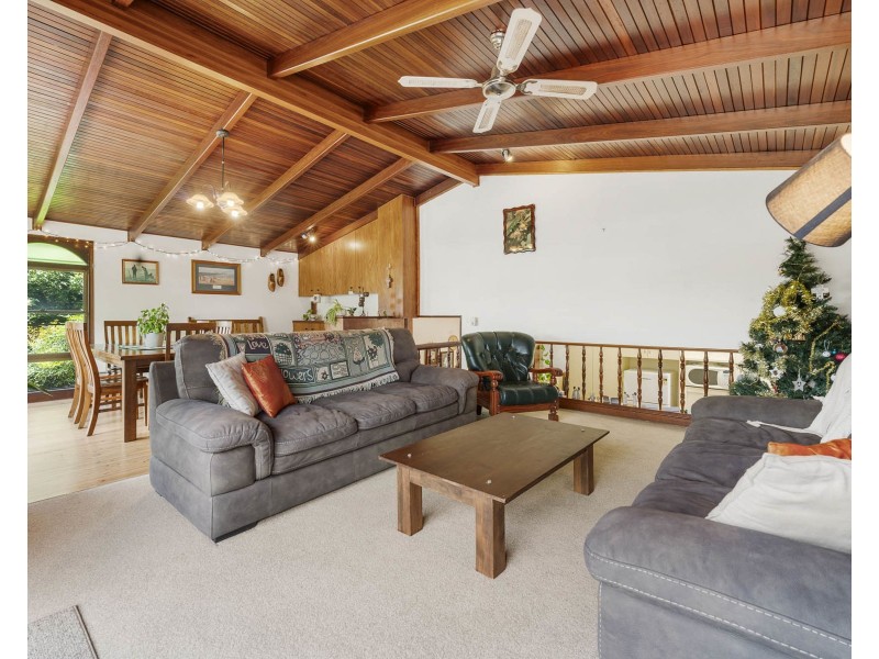 1 Norah Street, Centenary Heights QLD 4350