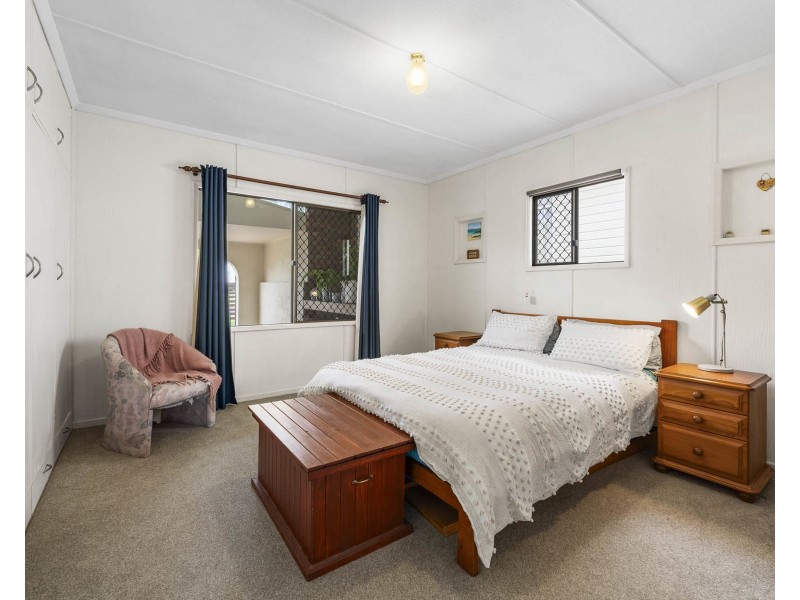 1 Norah Street, Centenary Heights QLD 4350