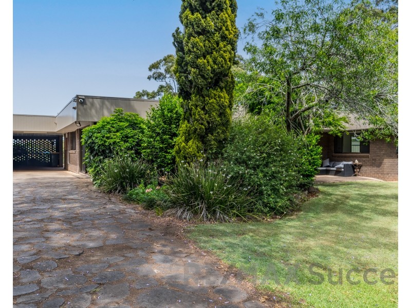 5 Blue Meadow Court, Blue Mountain Heights QLD 4350