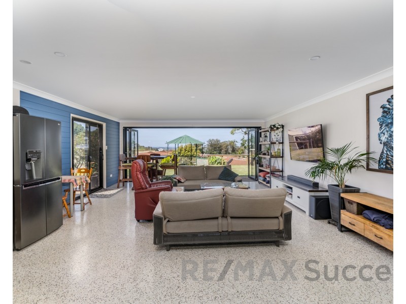5 Blue Meadow Court, Blue Mountain Heights QLD 4350