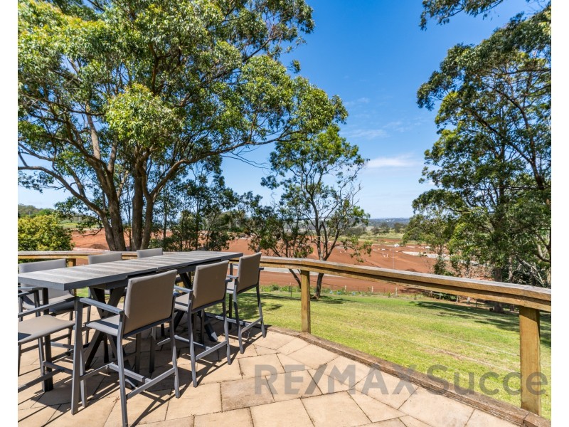 5 Blue Meadow Court, Blue Mountain Heights QLD 4350