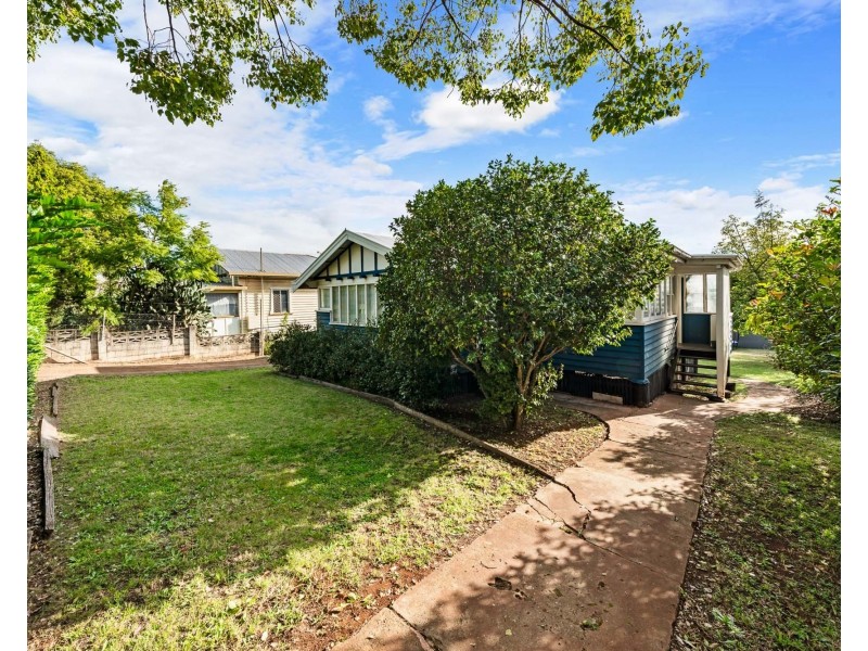 205 Ruthven Street, North Toowoomba QLD 4350
