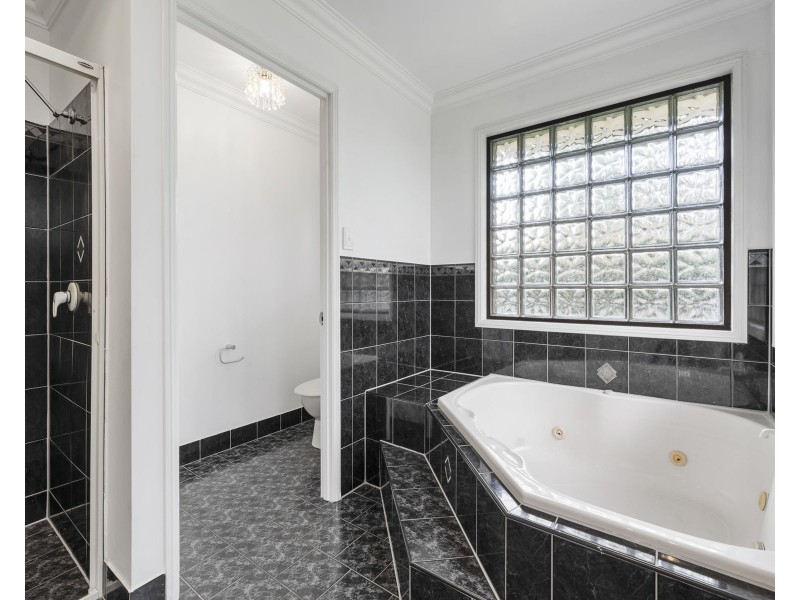 2 Wattle Close, Highfields QLD 4352