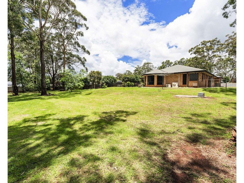2 Wattle Close, Highfields QLD 4352