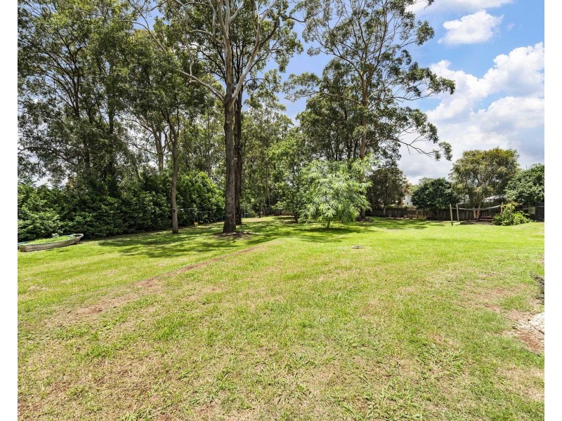 2 Wattle Close, Highfields QLD 4352