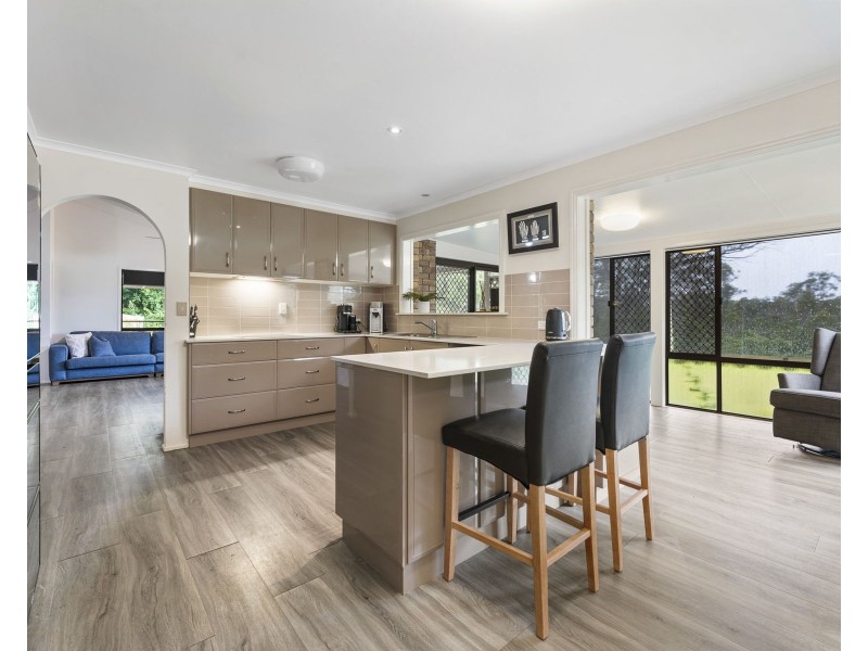 6 Fawngrove Drive, Glenvale QLD 4350