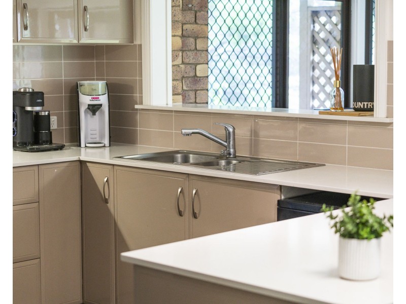 6 Fawngrove Drive, Glenvale QLD 4350