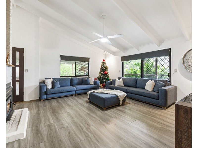 6 Fawngrove Drive, Glenvale QLD 4350