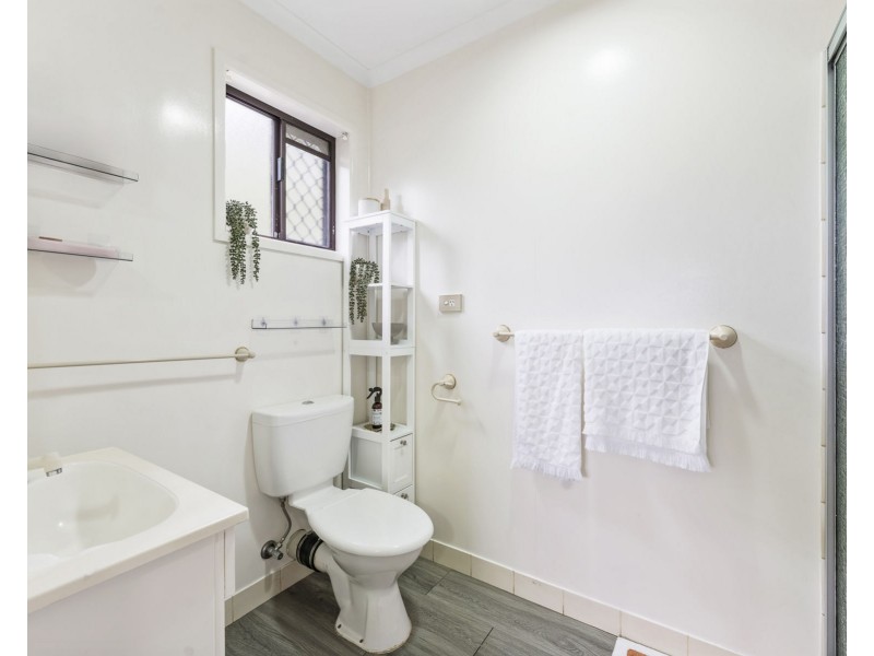 6 Fawngrove Drive, Glenvale QLD 4350