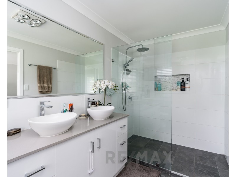 2 Sugars Street, Rangeville QLD 4350