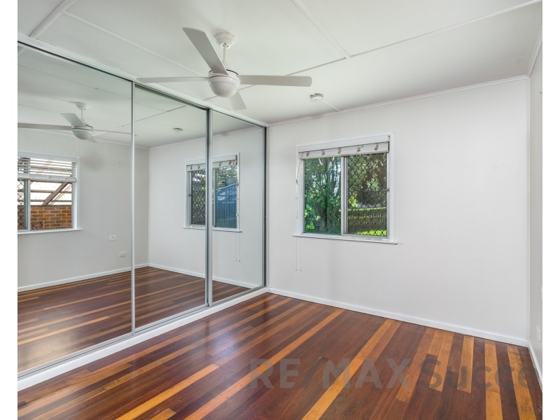 8 Norah Street, Centenary Heights QLD 4350