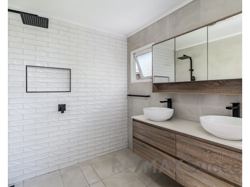 8 Norah Street, Centenary Heights QLD 4350