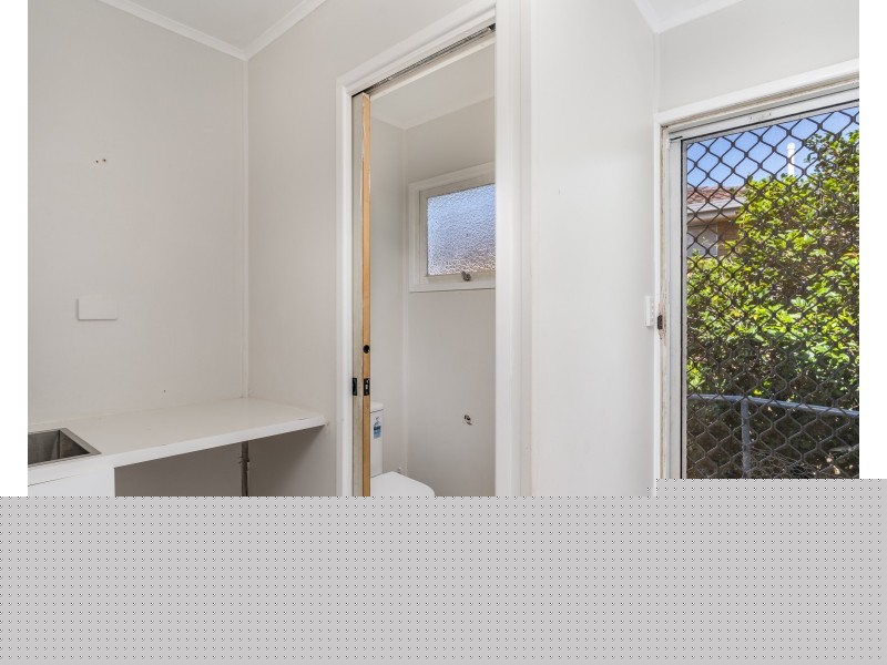 8 Norah Street, Centenary Heights QLD 4350