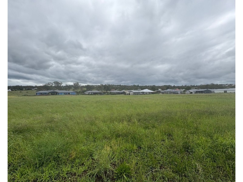 19 Linus Street, Highfields QLD 4352