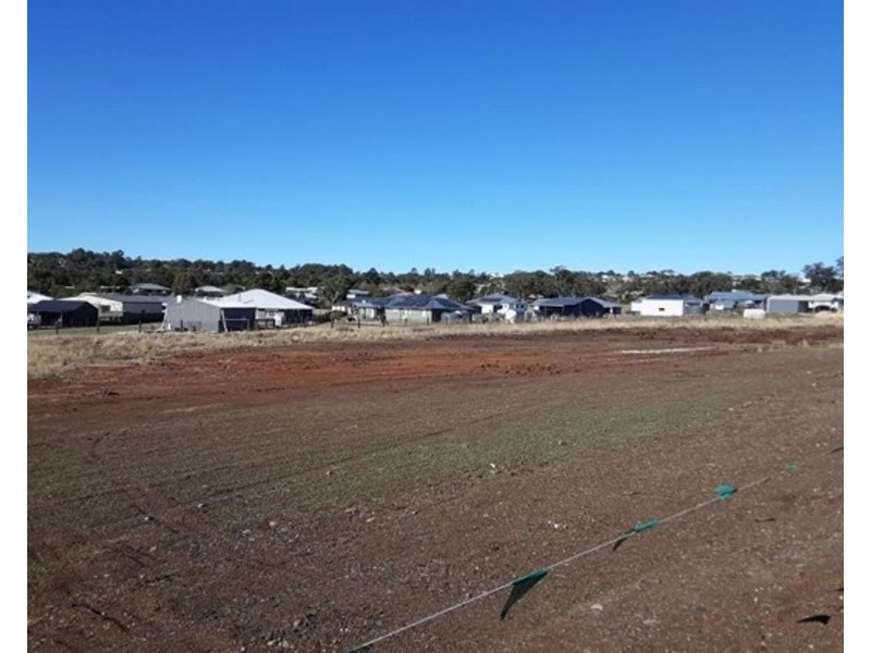 19 Linus Street, Highfields QLD 4352