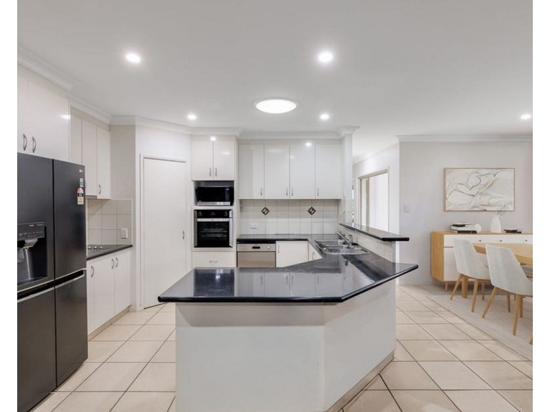 18 Howard Street, Middle Ridge QLD 4350