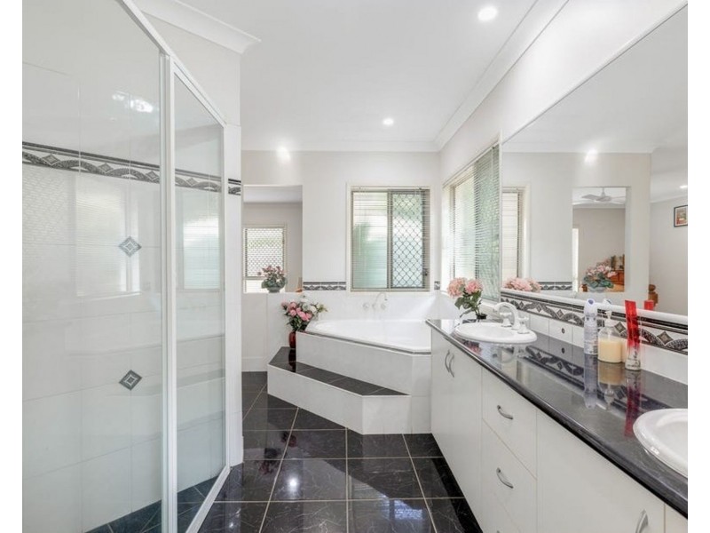 18 Howard Street, Middle Ridge QLD 4350