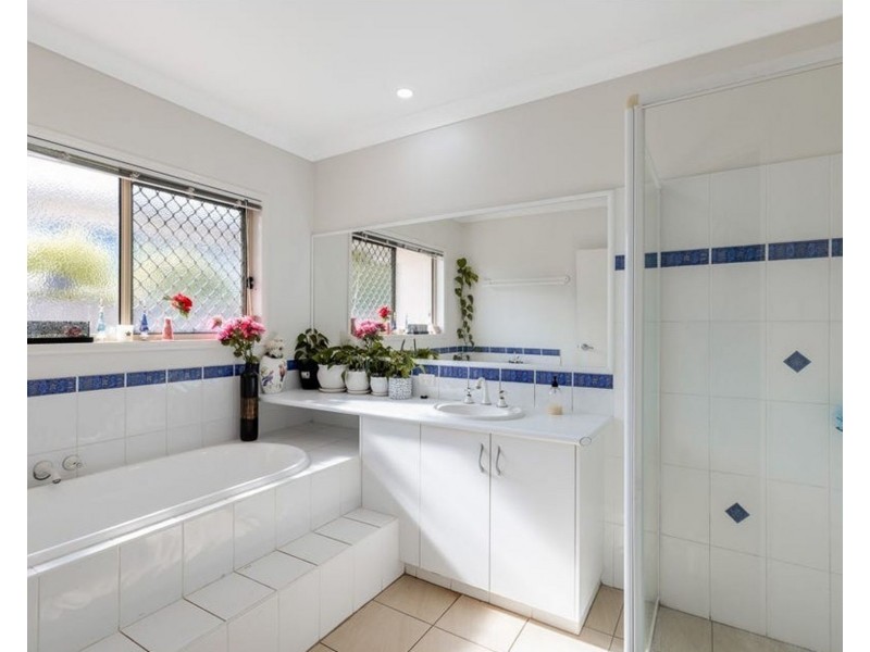 18 Howard Street, Middle Ridge QLD 4350